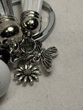 Load image into Gallery viewer, Charmed - Daisy